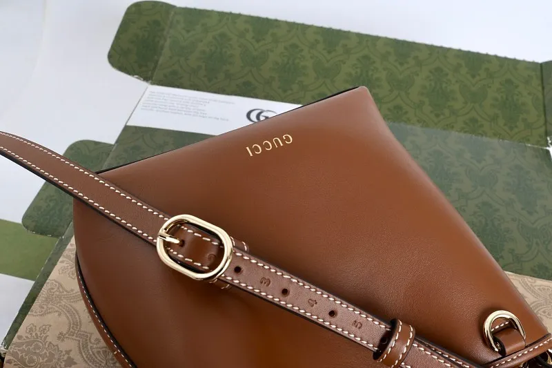 All categories Official website "Brand Women's Bags" Women's Bags 💙 GUCCI 2026 GUCCI new crossbody shoulder bag