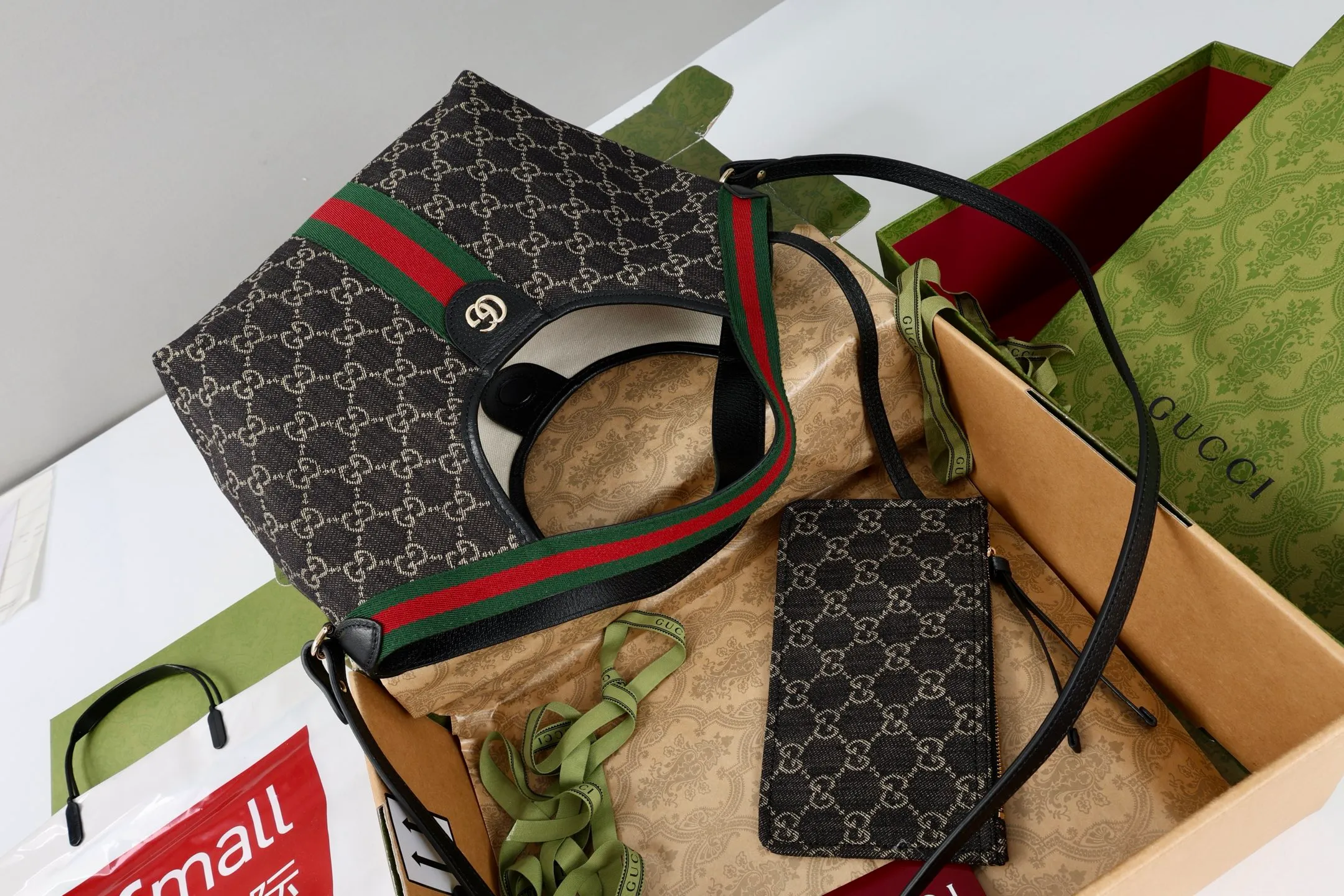 All categories Official website "Brand Women's Bags" Women's Bags 💙 GUCCI 2026 GUCCI new crossbody shoulder bag