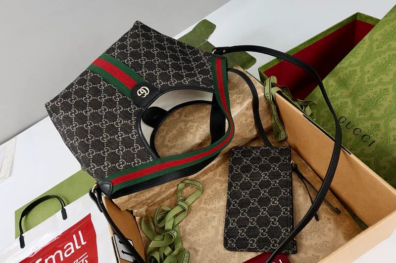 All categories Official website "Brand Women's Bags" Women's Bags 💙 GUCCI 2026 GUCCI new crossbody shoulder bag