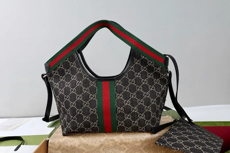 All categories Official website "Brand Women's Bags" Women's Bags 💙 GUCCI 2026 GUCCI new crossbody shoulder bag