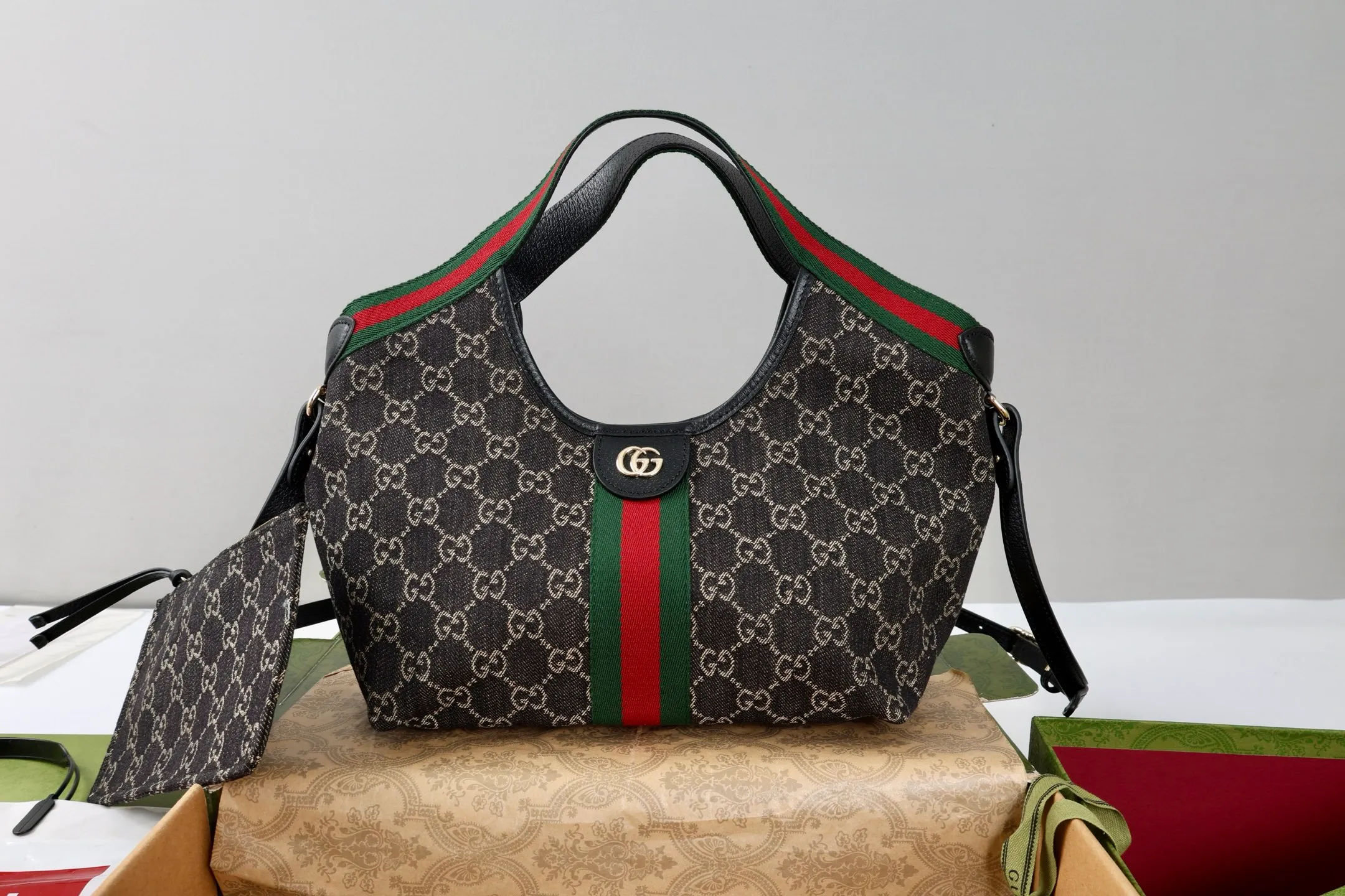 All categories Official website "Brand Women's Bags" Women's Bags 💙 GUCCI 2026 GUCCI new crossbody shoulder bag