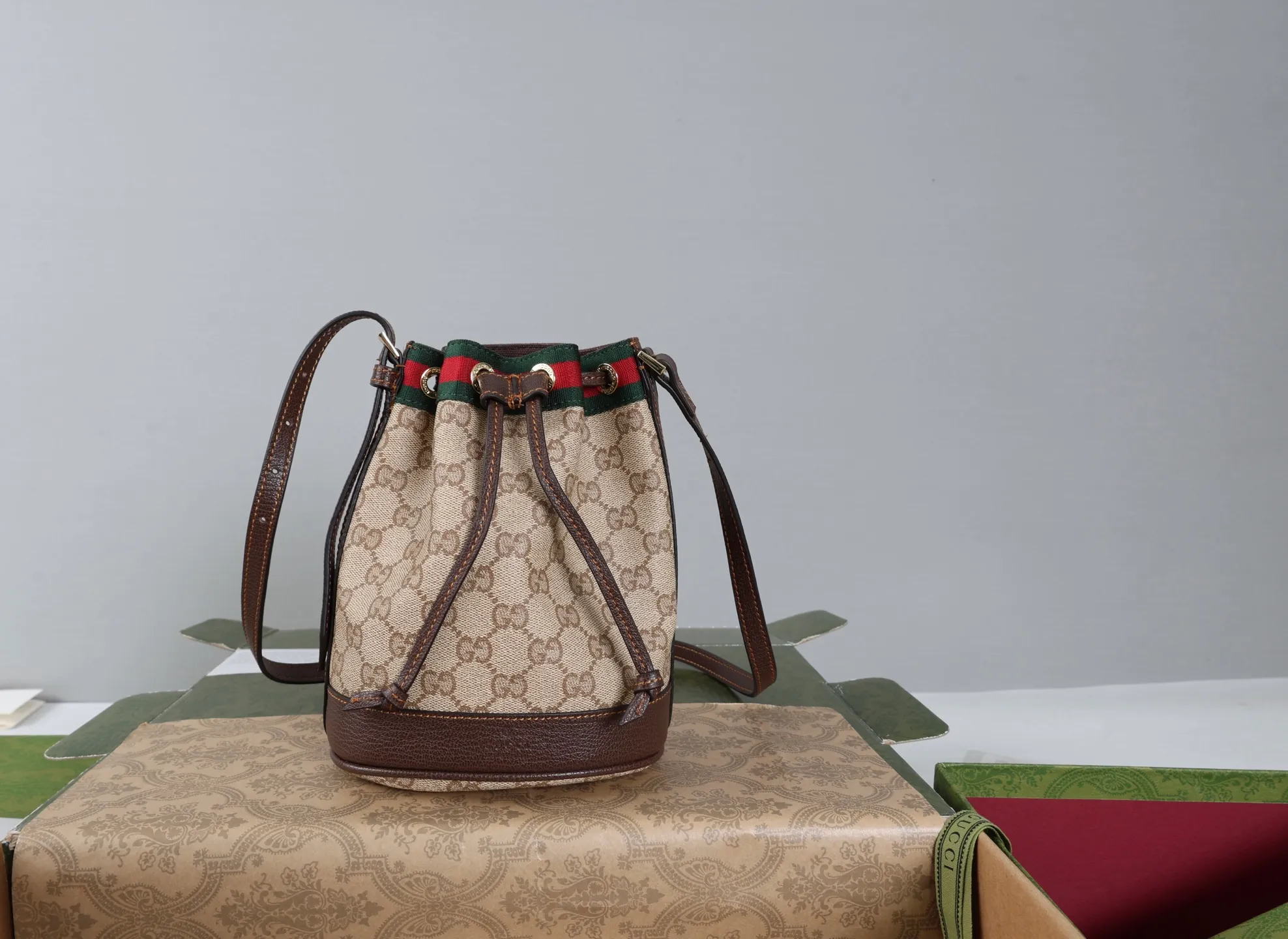 All categories Official website "Brand Women's Bags" Women's Bags 💙 GUCCI 2026 GUCCI new crossbody shoulder bag