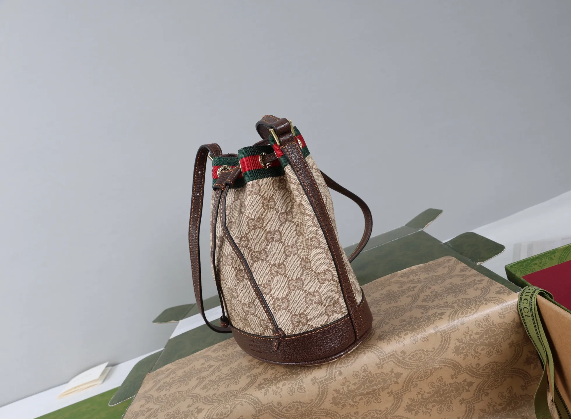 All categories Official website "Brand Women's Bags" Women's Bags 💙 GUCCI 2026 GUCCI new crossbody shoulder bag