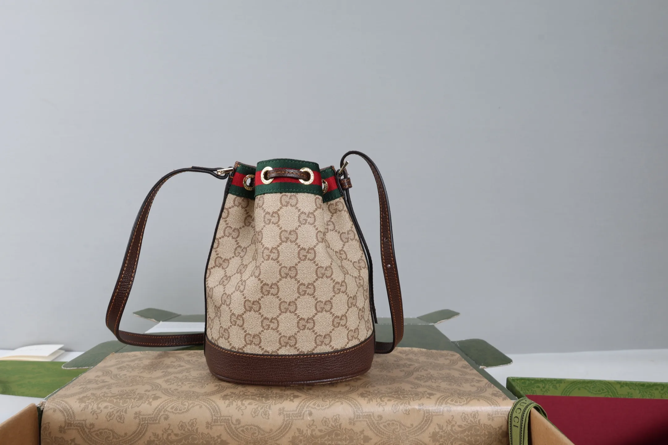 All categories Official website "Brand Women's Bags" Women's Bags 💙 GUCCI 2026 GUCCI new crossbody shoulder bag