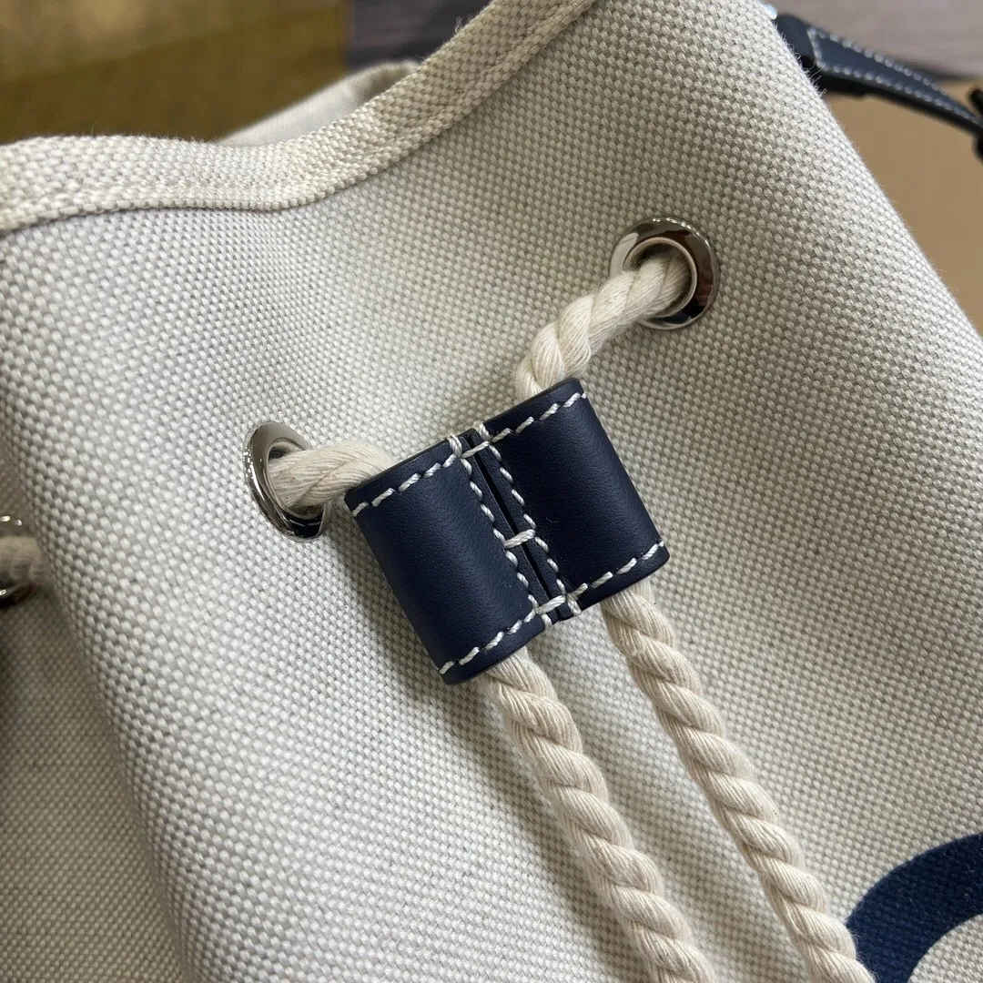 All Categories Official Website "Brand Women's Bags" Women's Bags 💙 GUCCI 2025 New GUCCI Crossbody Bag