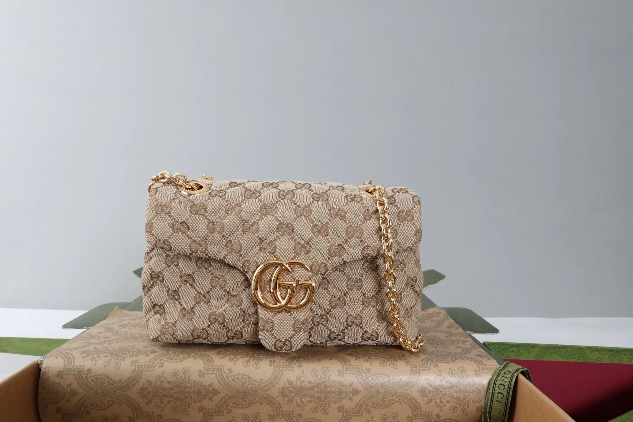 All categories Official website "Brand Women's Bags" Women's Bags 💙 GUCCI 2026 GUCCI new crossbody shoulder bag