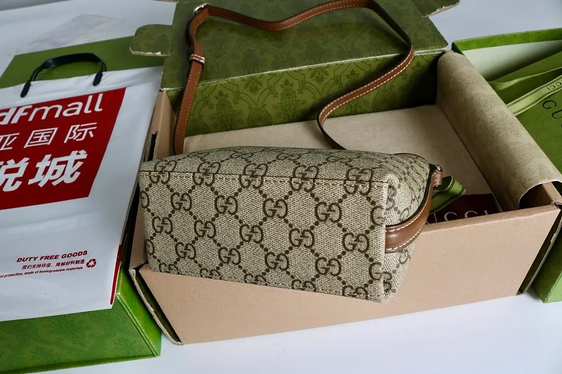 All categories Official website "Brand Women's Bags" Women's Bags 💙 GUCCI 2026 GUCCI new crossbody shoulder bag
