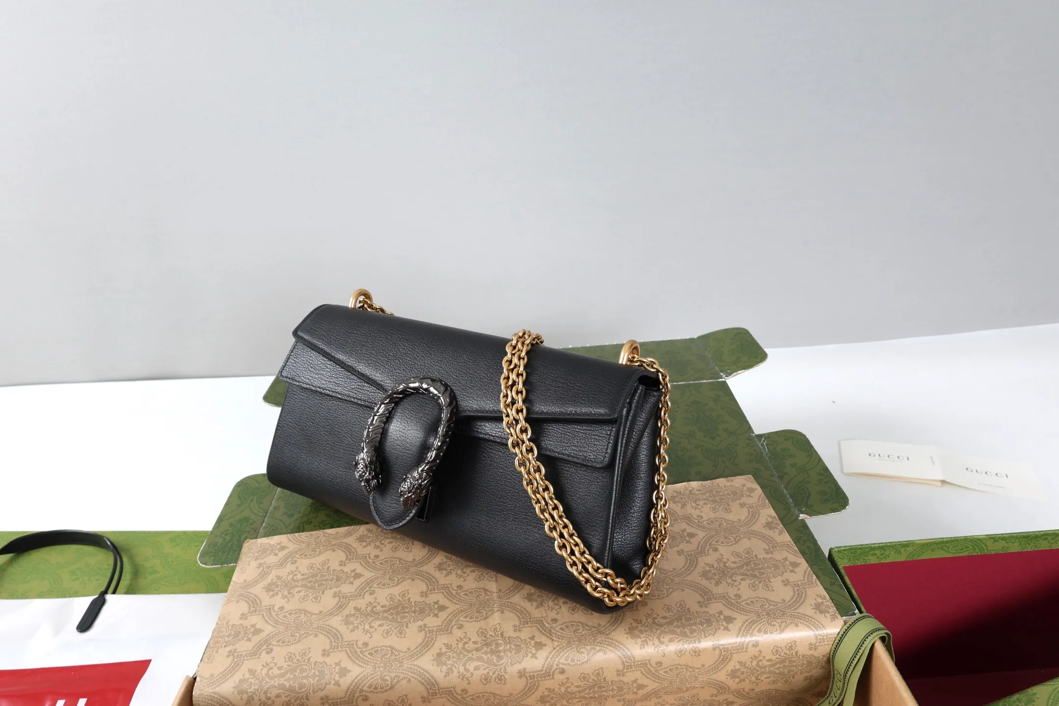 All categories Official website "Brand Women's Bags" Women's Bags 💙 GUCCI 2026 GUCCI new crossbody shoulder bag