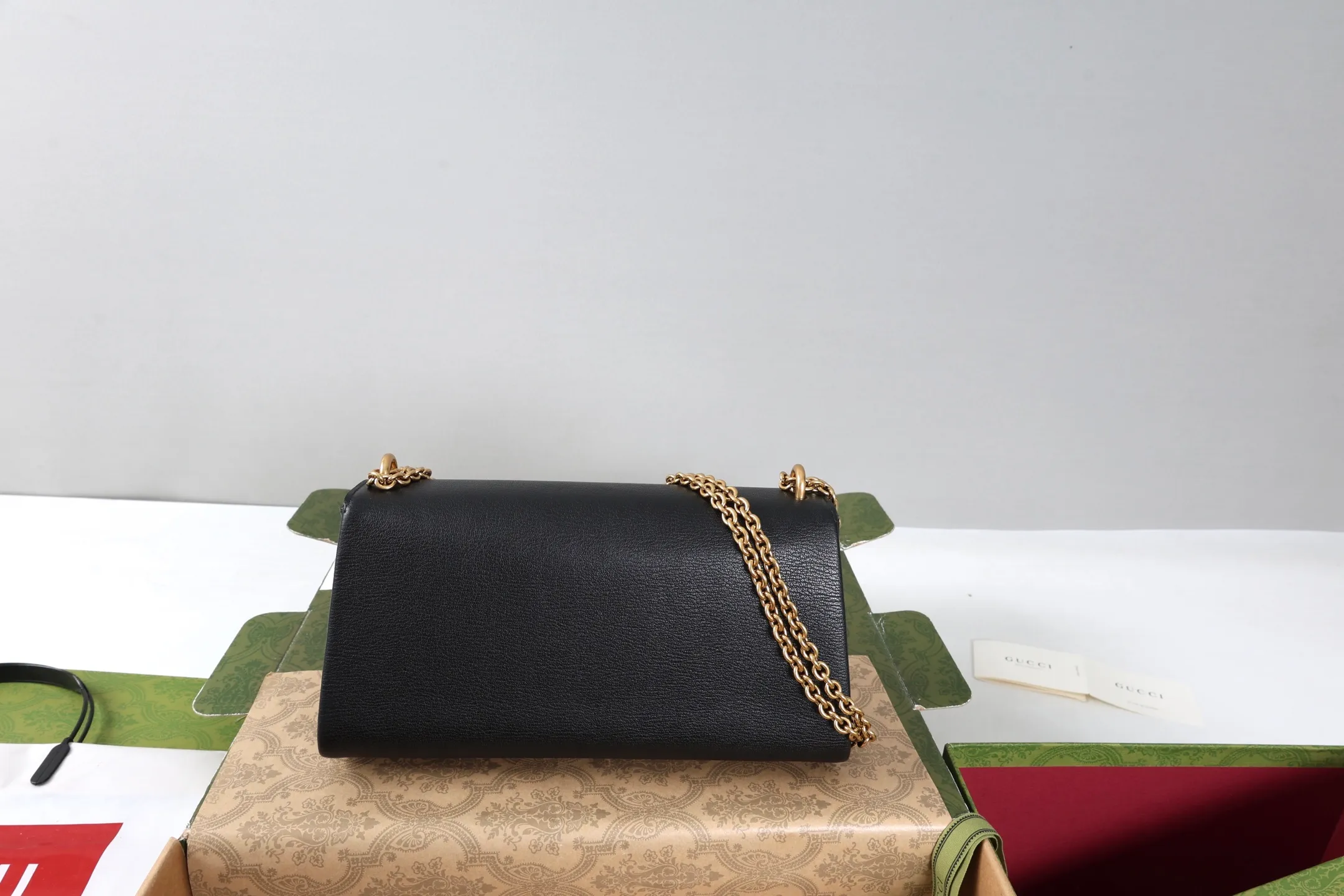 All categories Official website "Brand Women's Bags" Women's Bags 💙 GUCCI 2026 GUCCI new crossbody shoulder bag