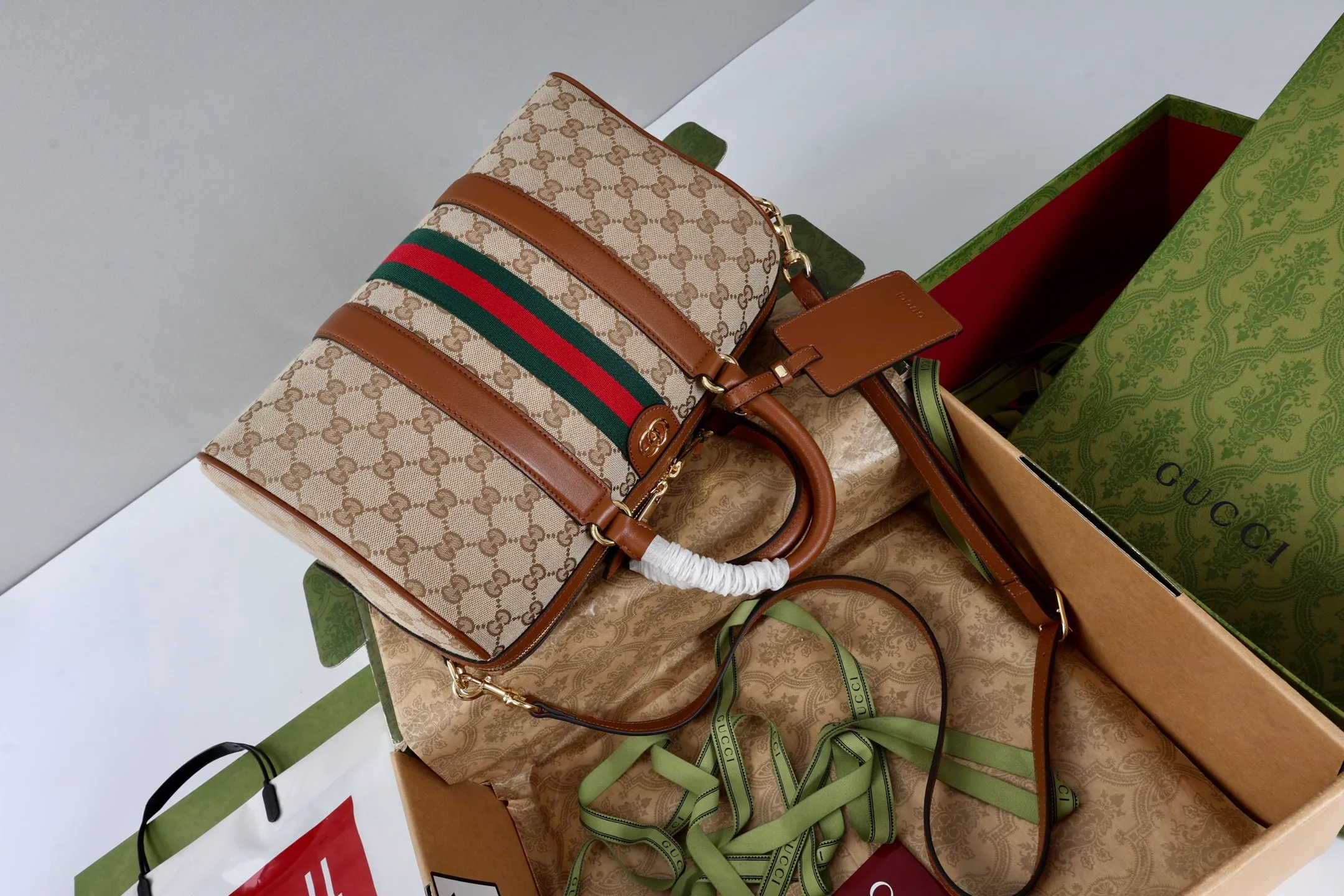 All categories Official website "Brand Women's Bags" Women's Bags 💙 GUCCI 2026 GUCCI new crossbody shoulder bag