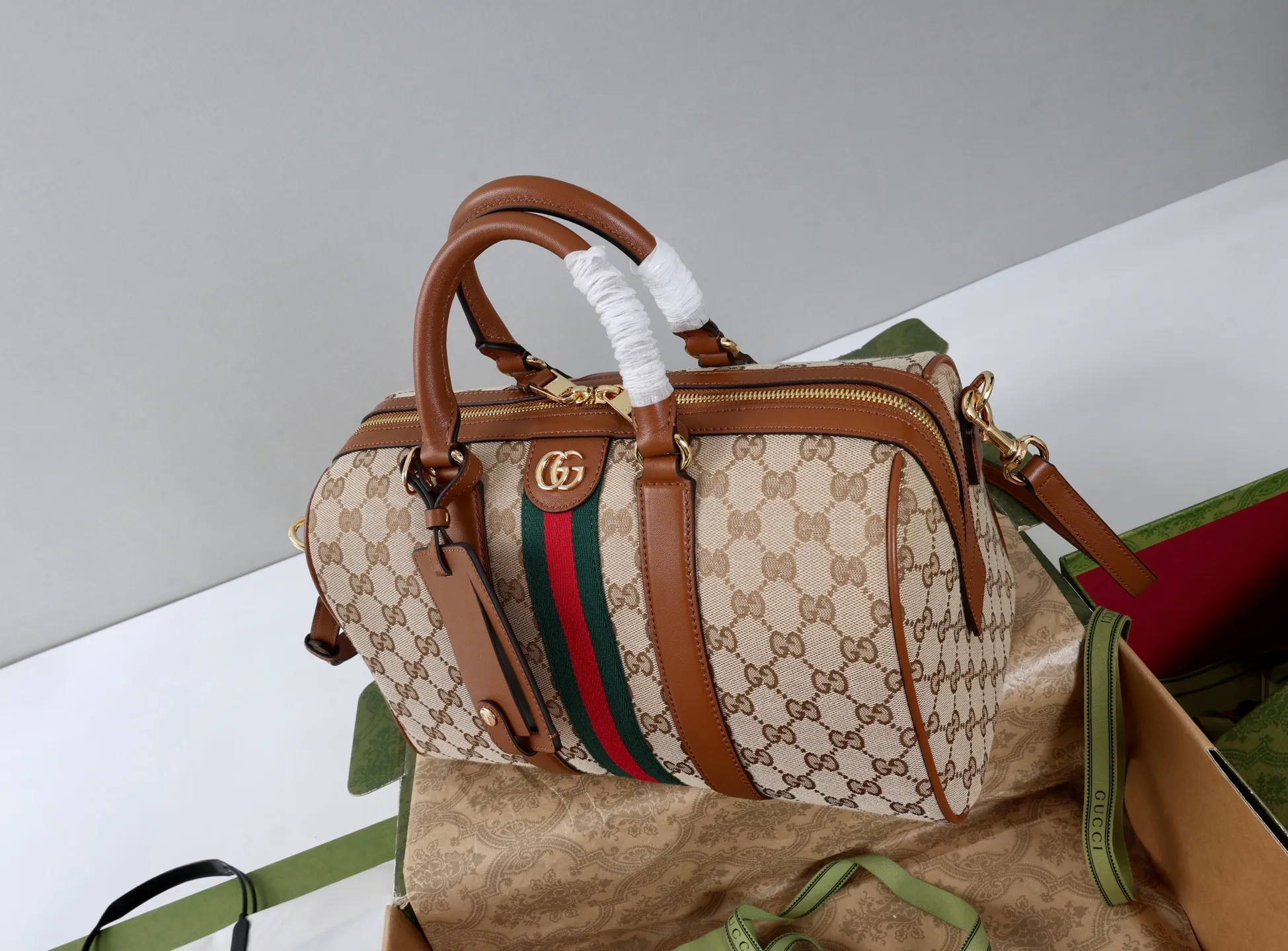 All categories Official website "Brand Women's Bags" Women's Bags 💙 GUCCI 2026 GUCCI new crossbody shoulder bag