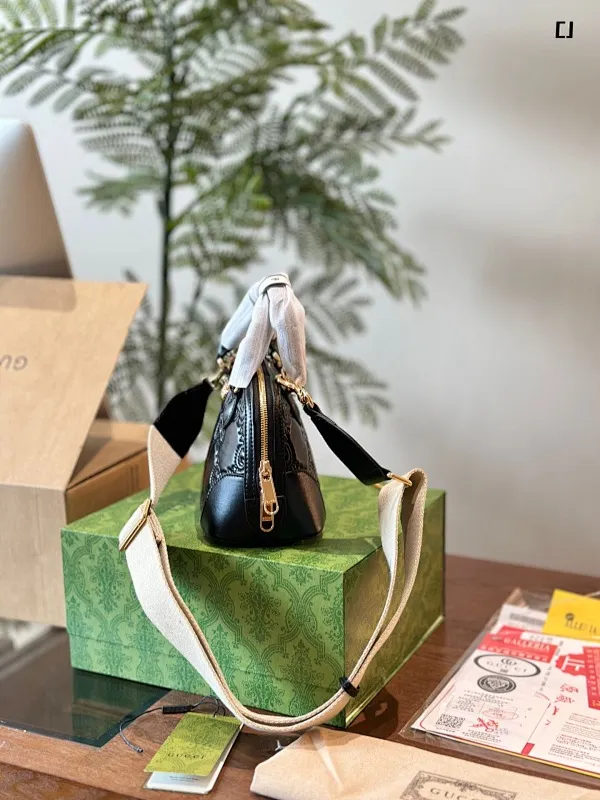 All Categories Official Website "Brand Women's Bags" Women's Bags 💙 GUCCI 2024 Official Website New GUCCI Crossbody Bag
