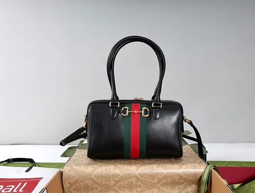 All categories Official website "Brand Women's Bags" Women's Bags 💙 GUCCI 2026 GUCCI new crossbody shoulder bag