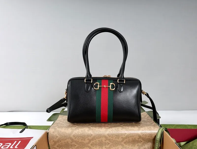 All categories Official website "Brand Women's Bags" Women's Bags 💙 GUCCI 2026 GUCCI new crossbody shoulder bag