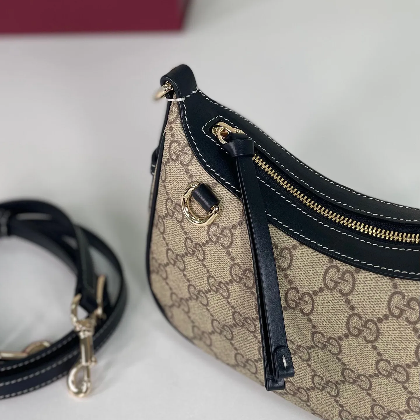 All Categories Official Website "Brand Women's Bags" Women's Bags 💙 GUCCI 2025 New GUCCI Crossbody Bag