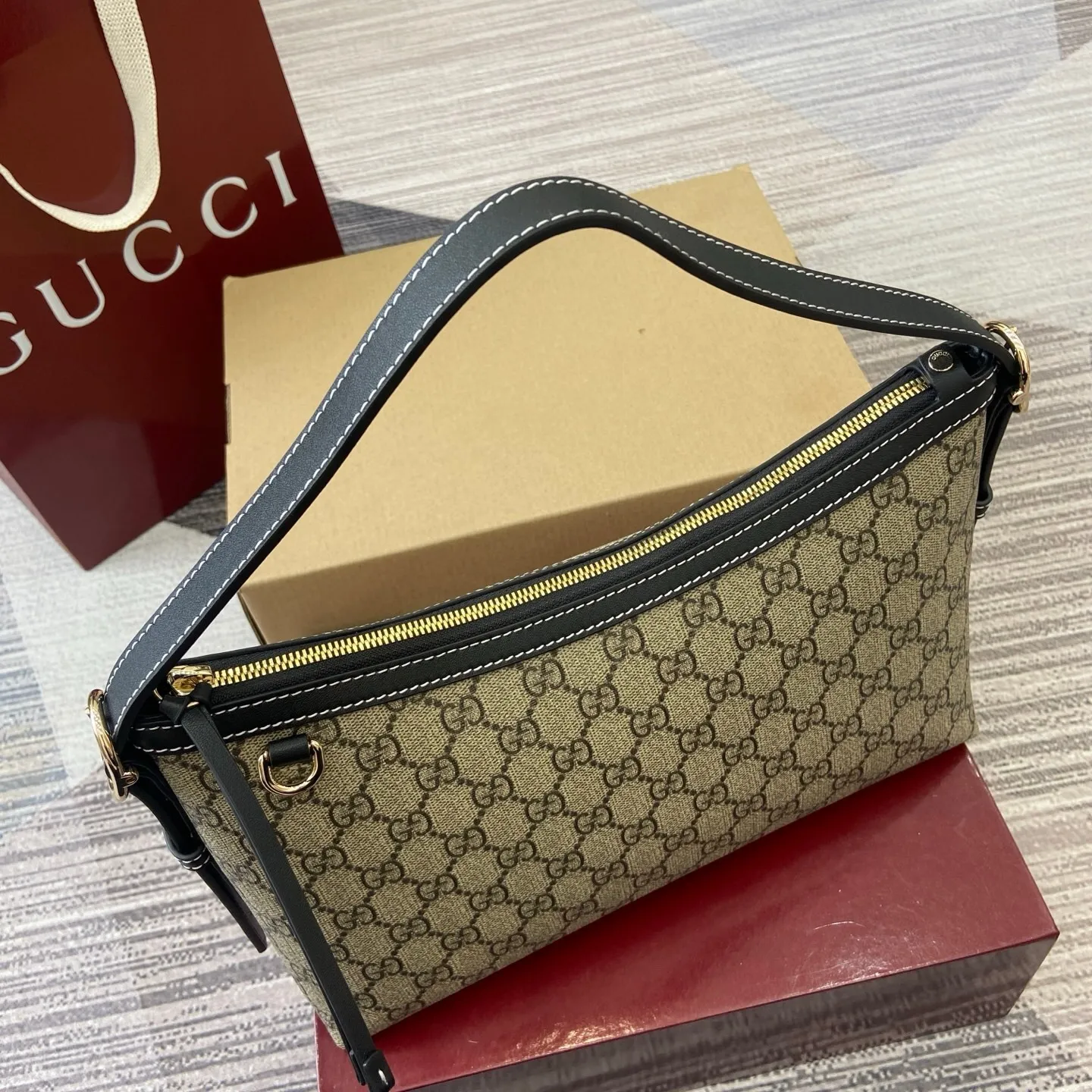 All categories Official website "Brand Women's Bags" Women's Bags 💙 GUCCI 2025 new GUCCI armpit bag