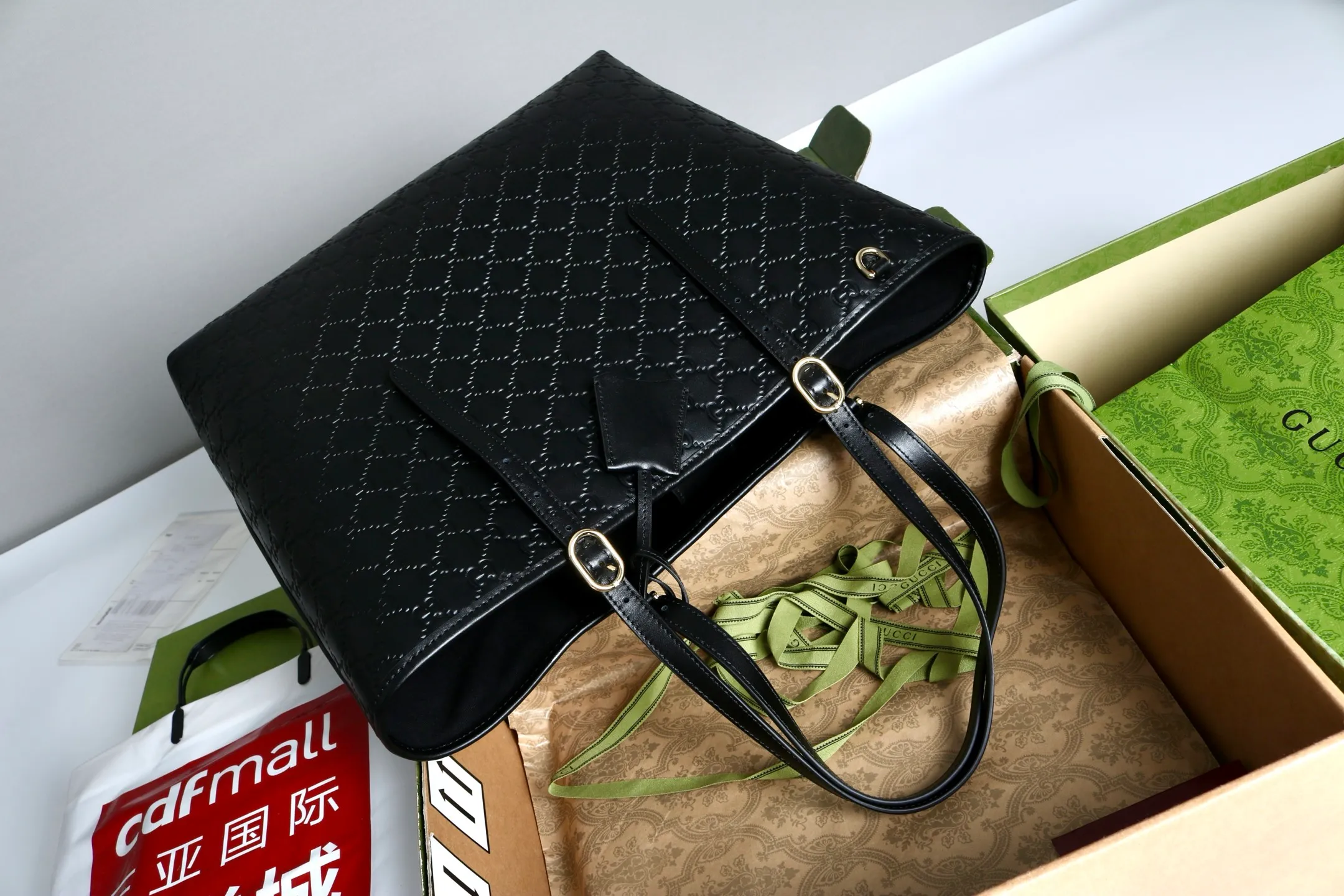 All categories Official website "Brand Women's Bags" Women's Bags 💙 GUCCI 2026 GUCCI new crossbody shoulder bag