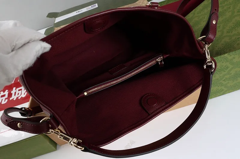All categories Official website "Brand Women's Bags" Women's Bags 💙 GUCCI 2026 GUCCI new crossbody shoulder bag