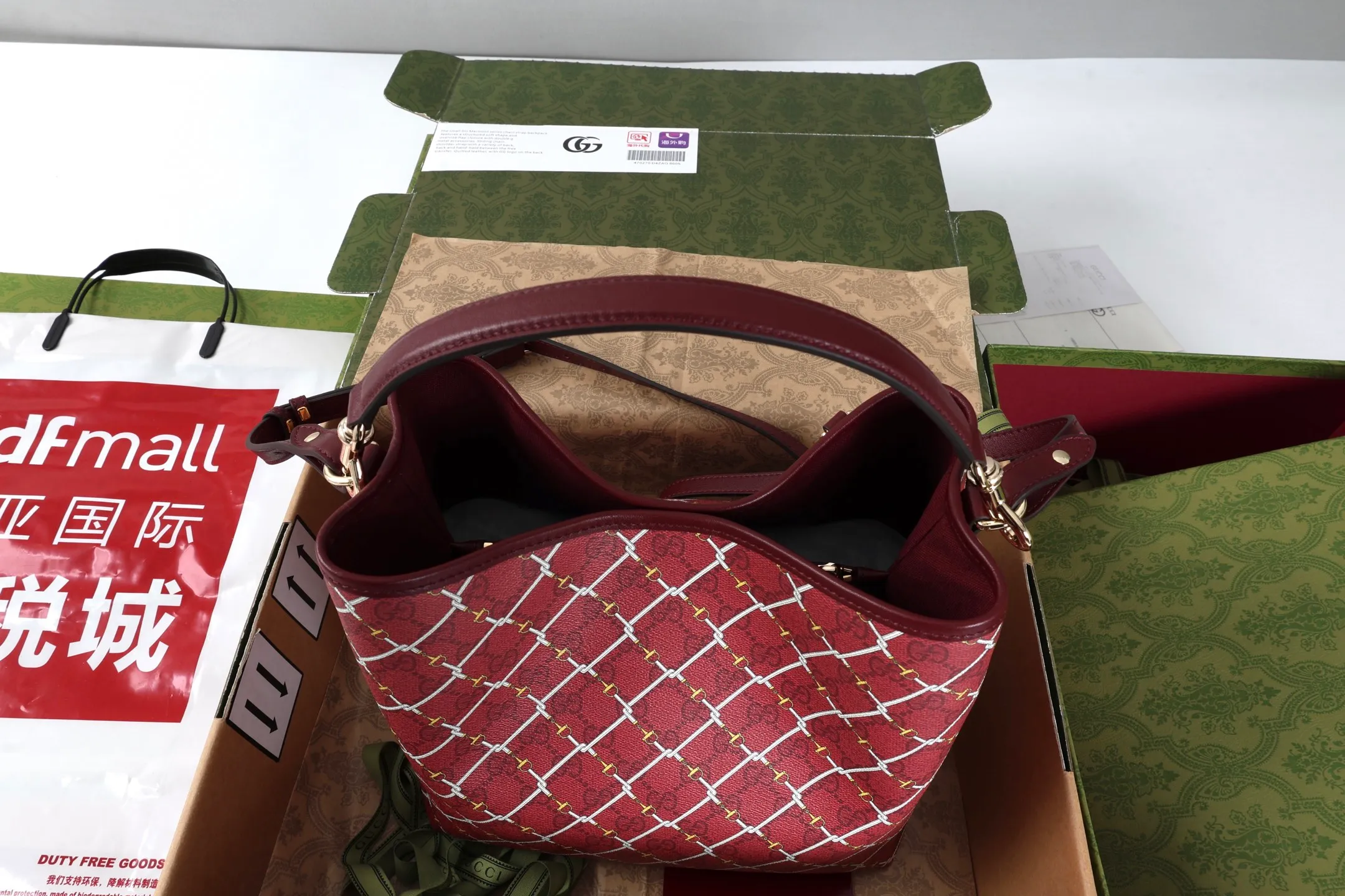 All categories Official website "Brand Women's Bags" Women's Bags 💙 GUCCI 2026 GUCCI new crossbody shoulder bag