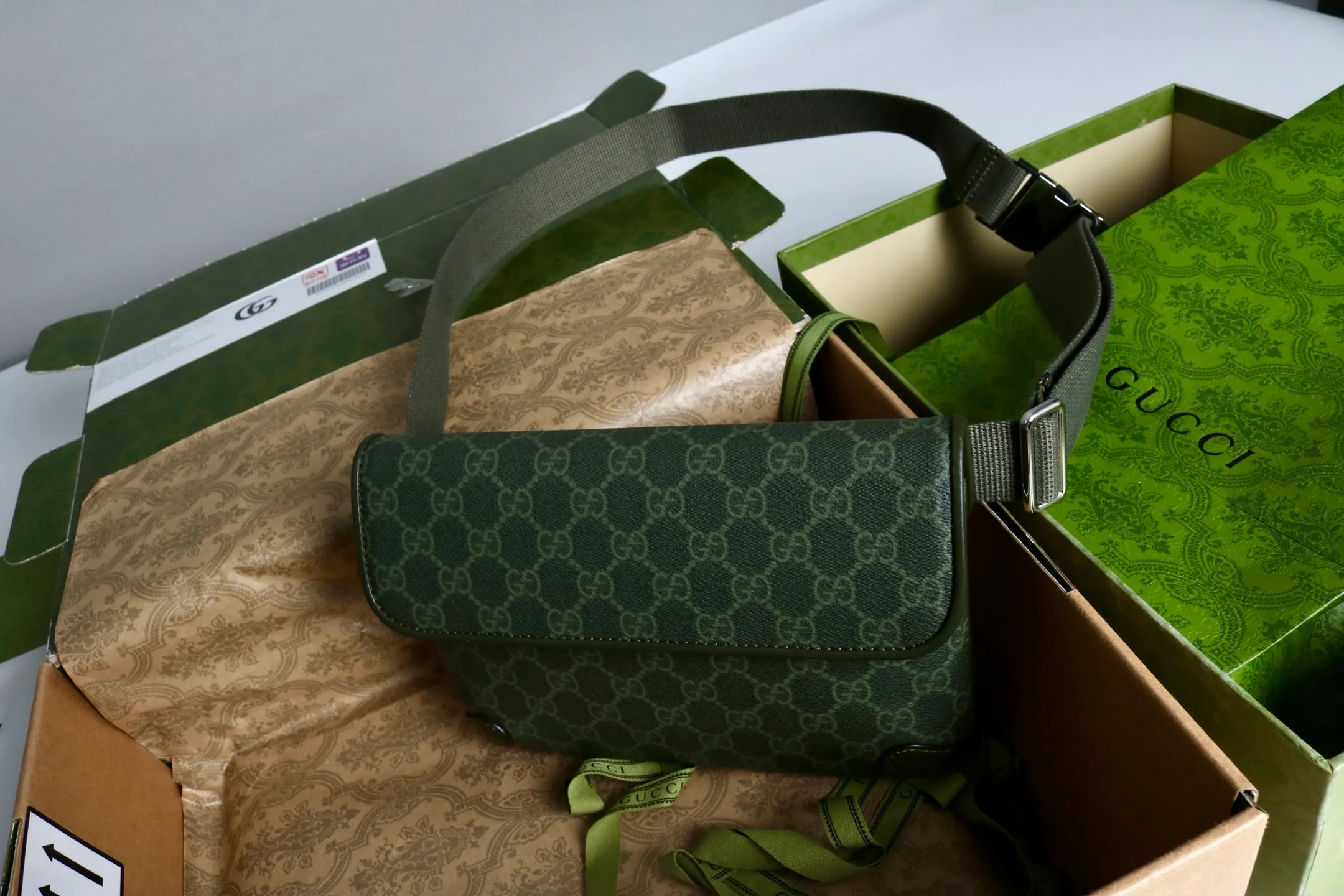All categories Official website "Brand Women's Bags" Women's Bags 💙 GUCCI 2026 GUCCI new crossbody shoulder bag
