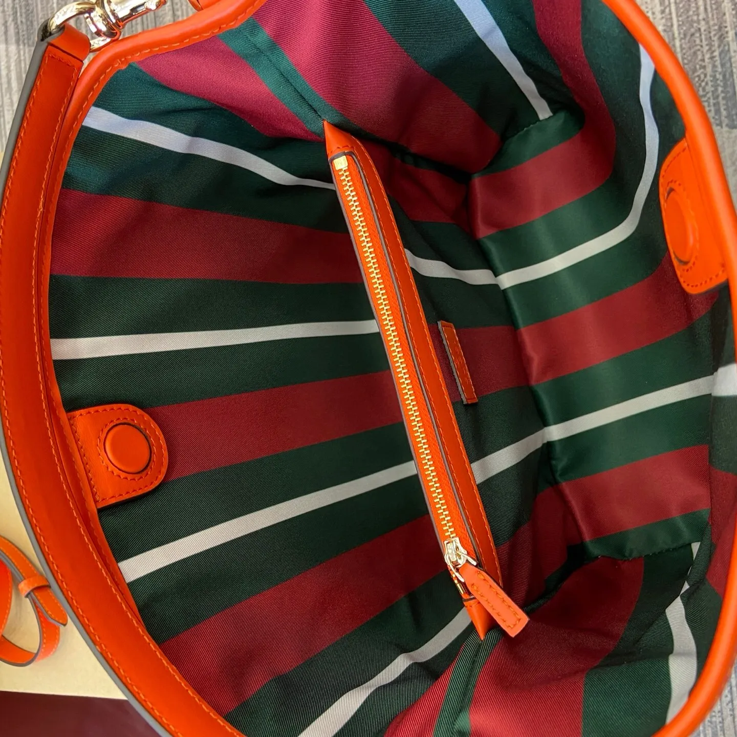All Categories Official Website "Brand Women's Bags" Women's Bags 💙 GUCCI 2025 New GUCCI Crossbody Bag