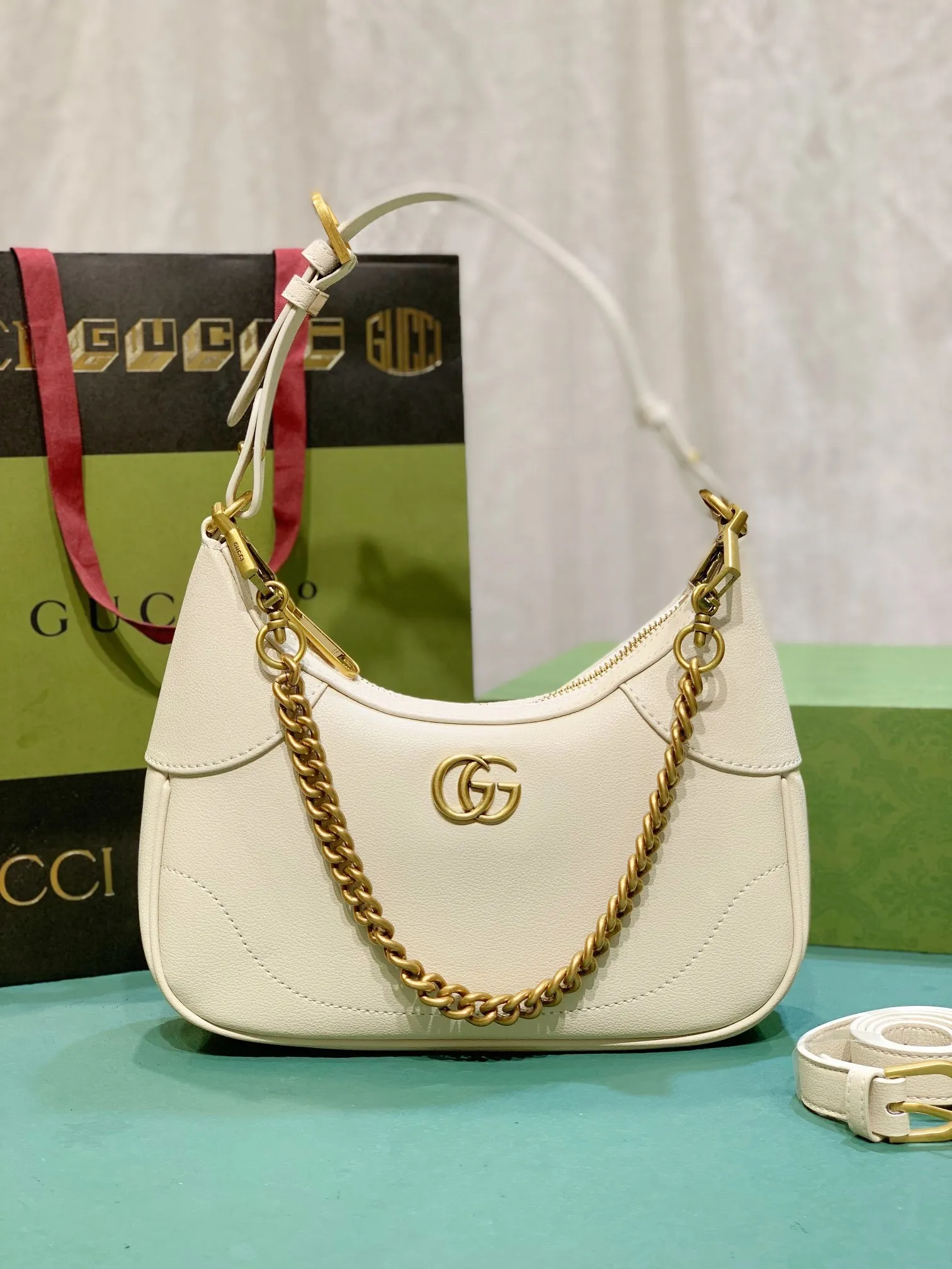 All categories Official website "Brand Women's Bags" Women's Bags 💙 GUCCI 2024 latest GUCCI crossbody bag