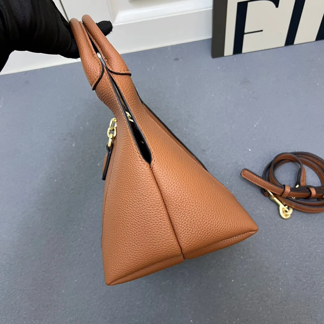 All Categories Official Website "Brand Women's Bags" Women's Bags 💙 GUCCI 2025 New Gucci Softbit Cowhide Handbag