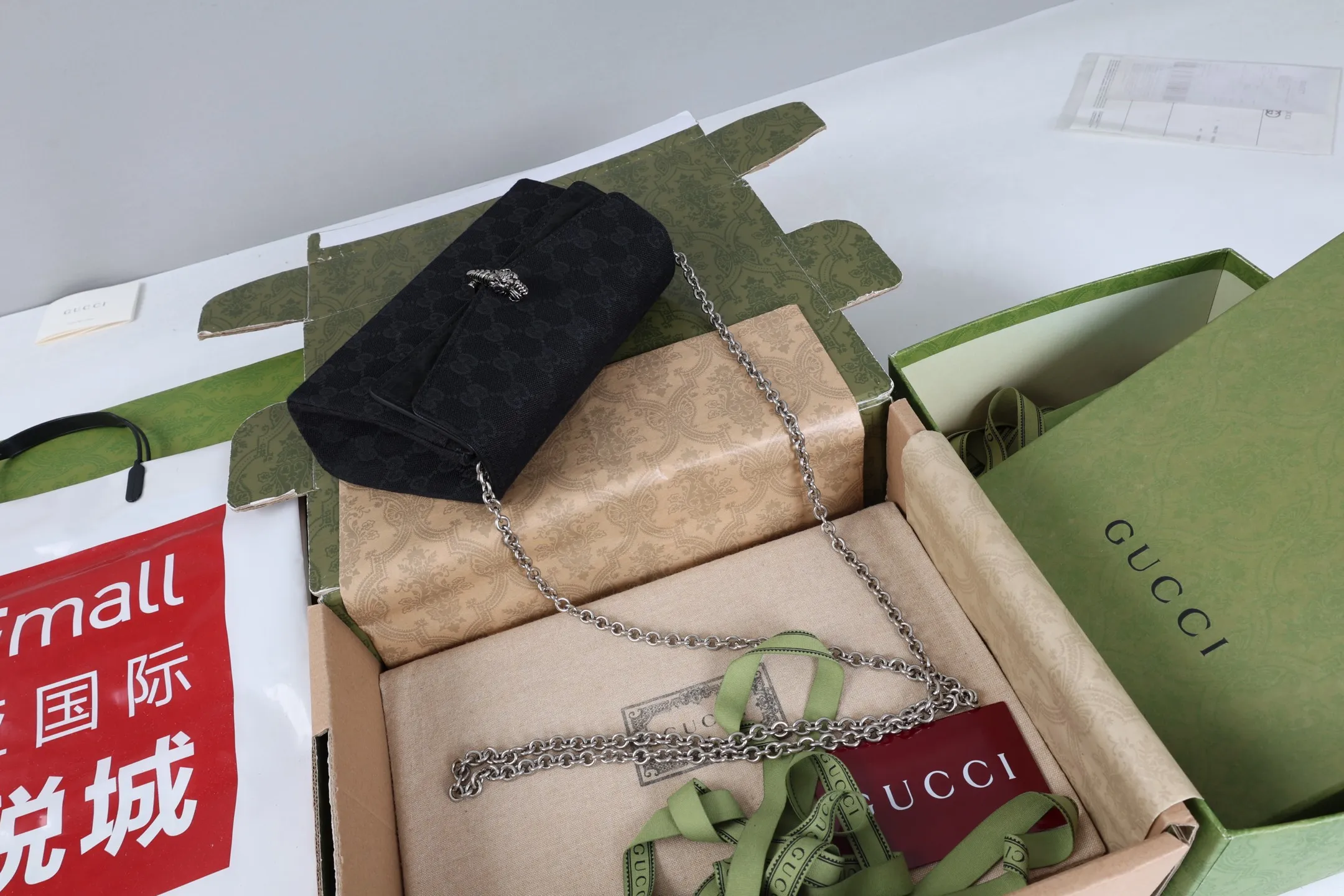 All categories Official website "Brand Women's Bags" Women's Bags 💙 GUCCI 2026 GUCCI new crossbody shoulder bag