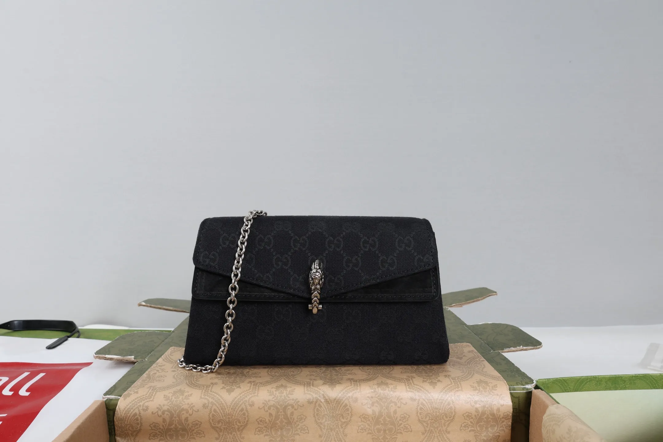 All categories Official website "Brand Women's Bags" Women's Bags 💙 GUCCI 2026 GUCCI new crossbody shoulder bag