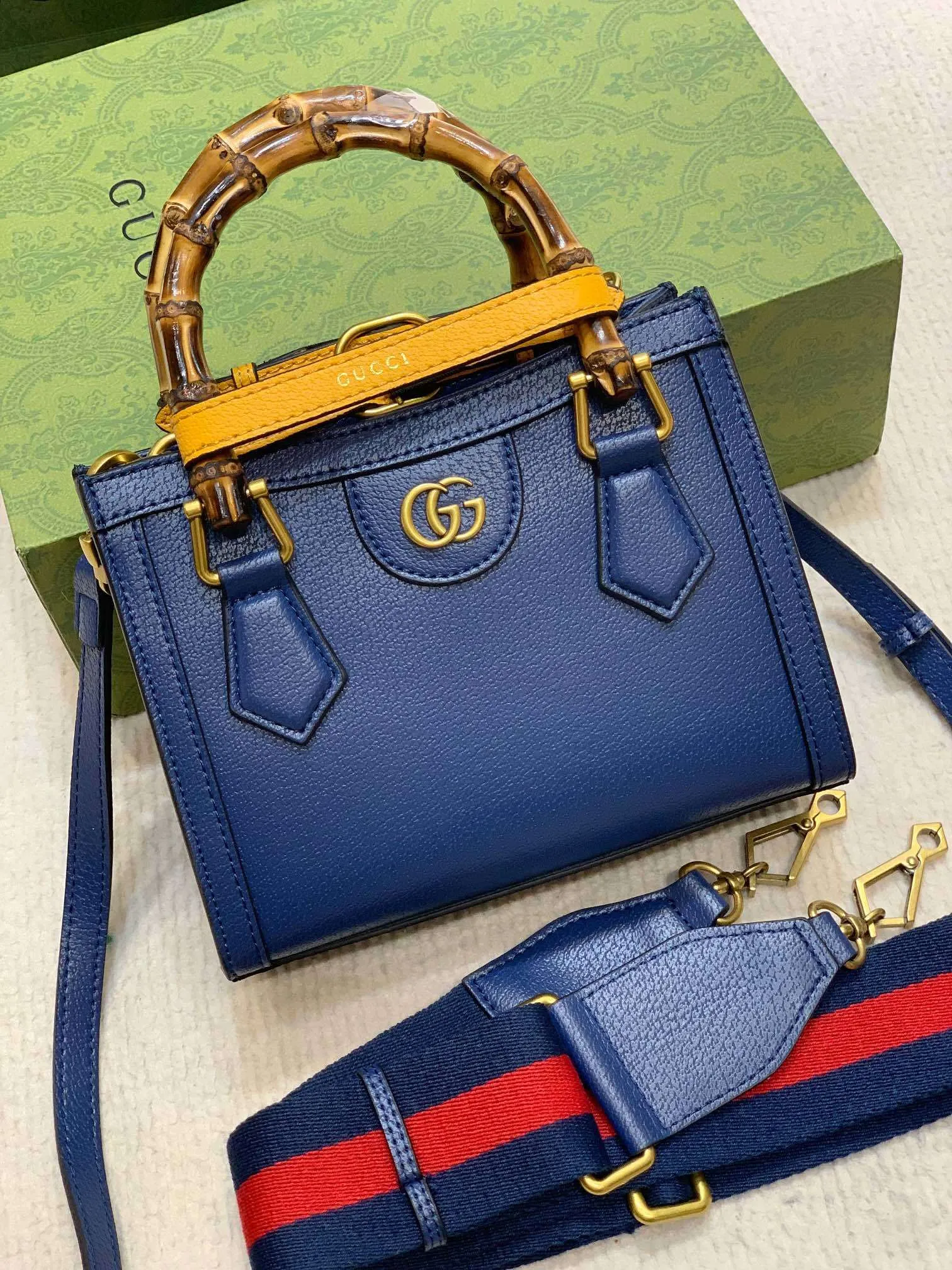 All categories Official website "Brand Women's Bags" Women's Bags 💙 GUCCI 2023 latest GUCCI crossbody bag