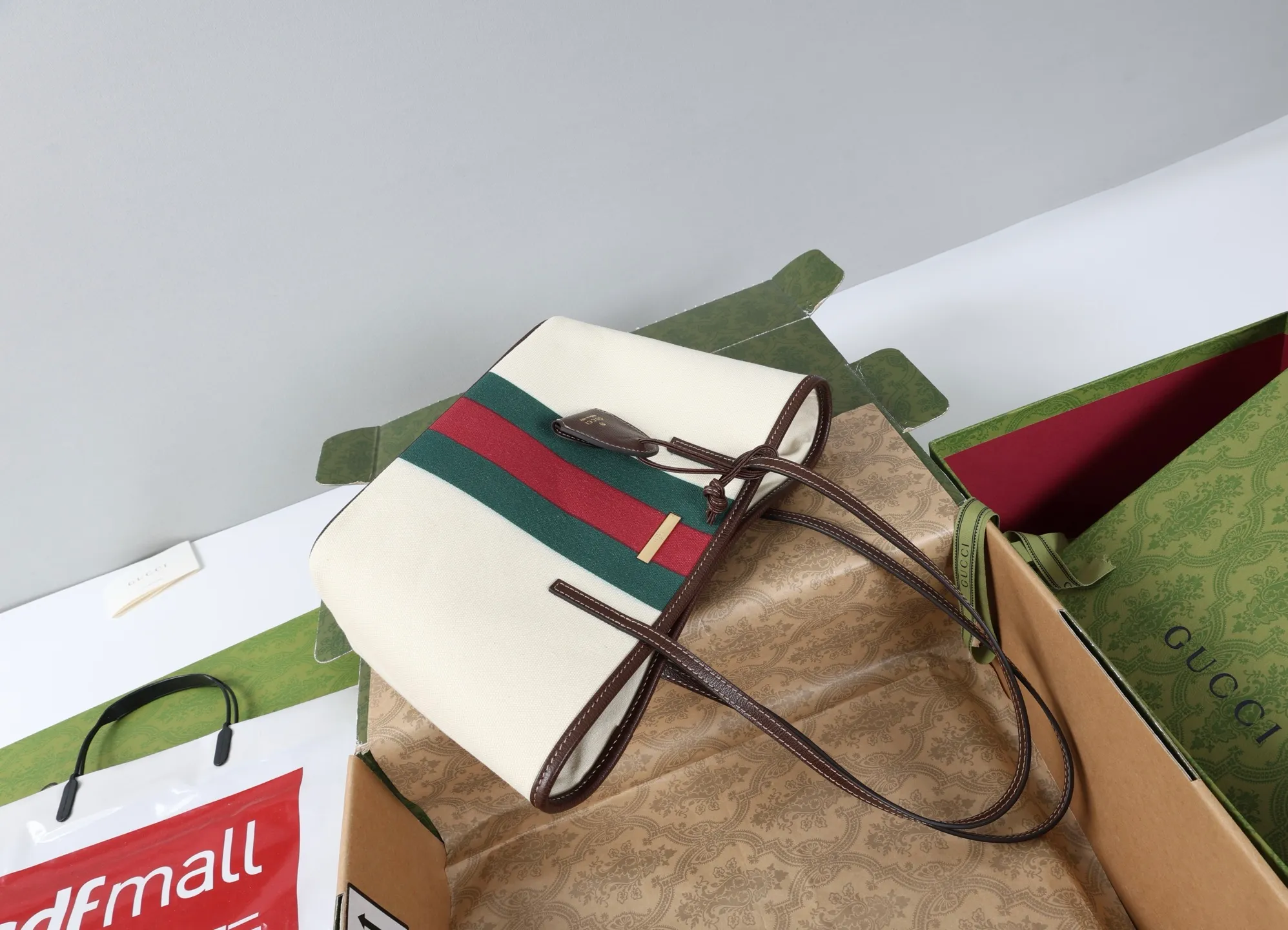 All Categories Official Website "Brand Women's Bags" Women's Bags 💙 GUCCI 2026 Classic GUCCI Print Crossbody Bag