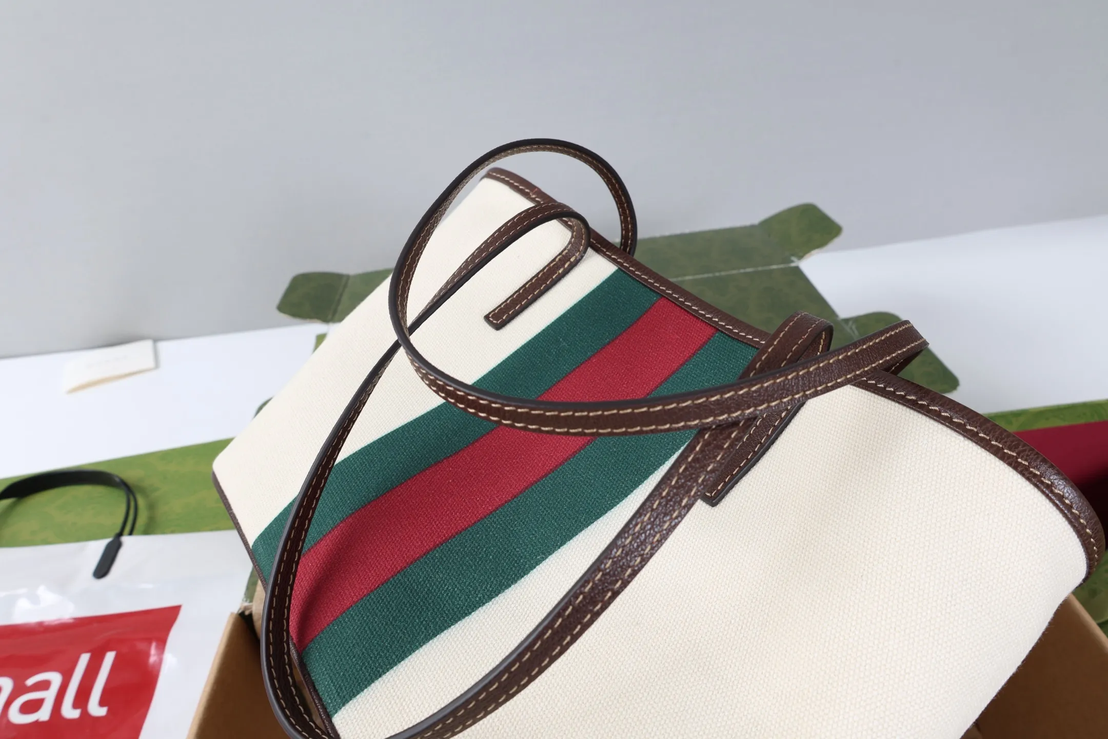 All Categories Official Website "Brand Women's Bags" Women's Bags 💙 GUCCI 2026 Classic GUCCI Print Crossbody Bag
