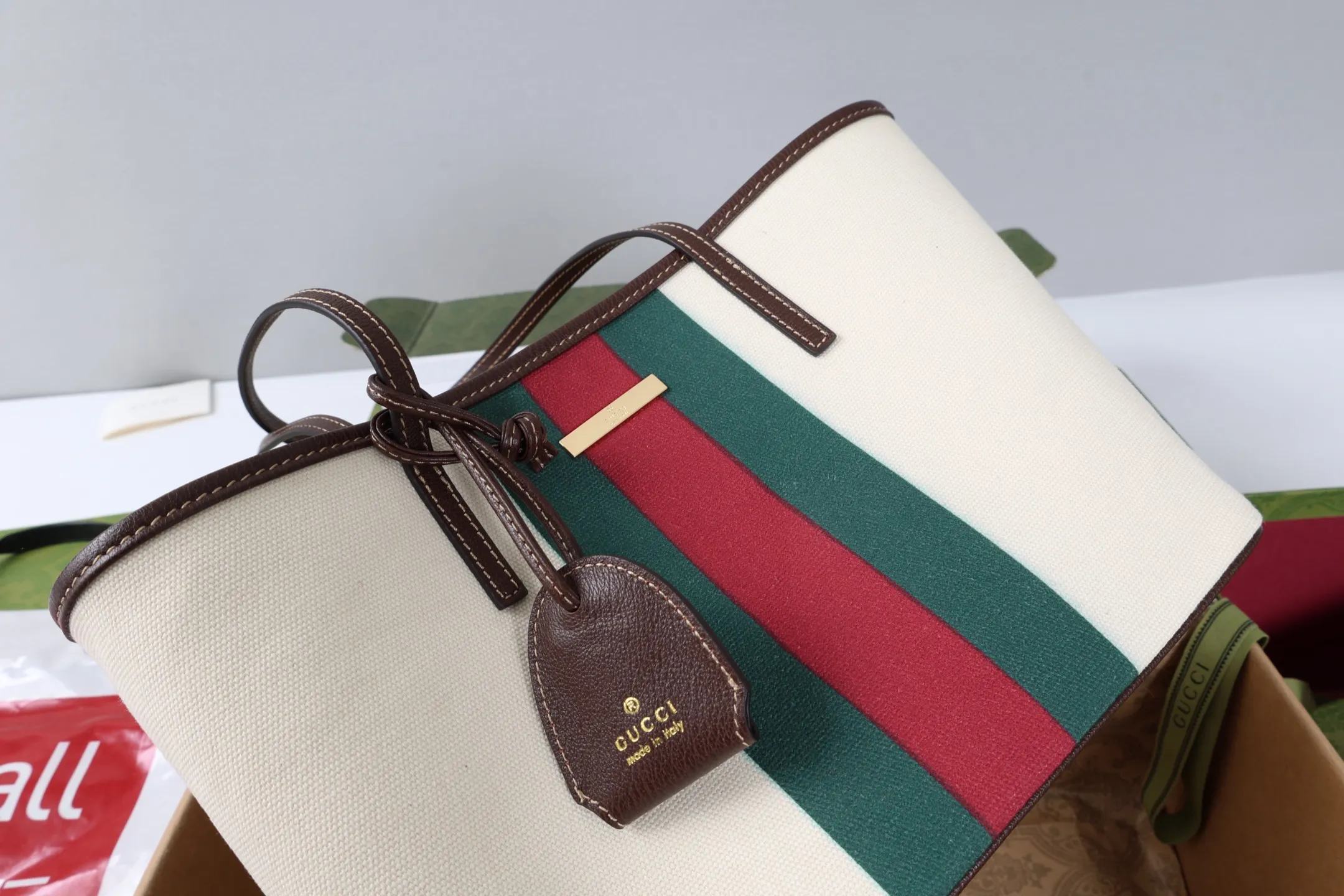 All Categories Official Website "Brand Women's Bags" Women's Bags 💙 GUCCI 2026 Classic GUCCI Print Crossbody Bag
