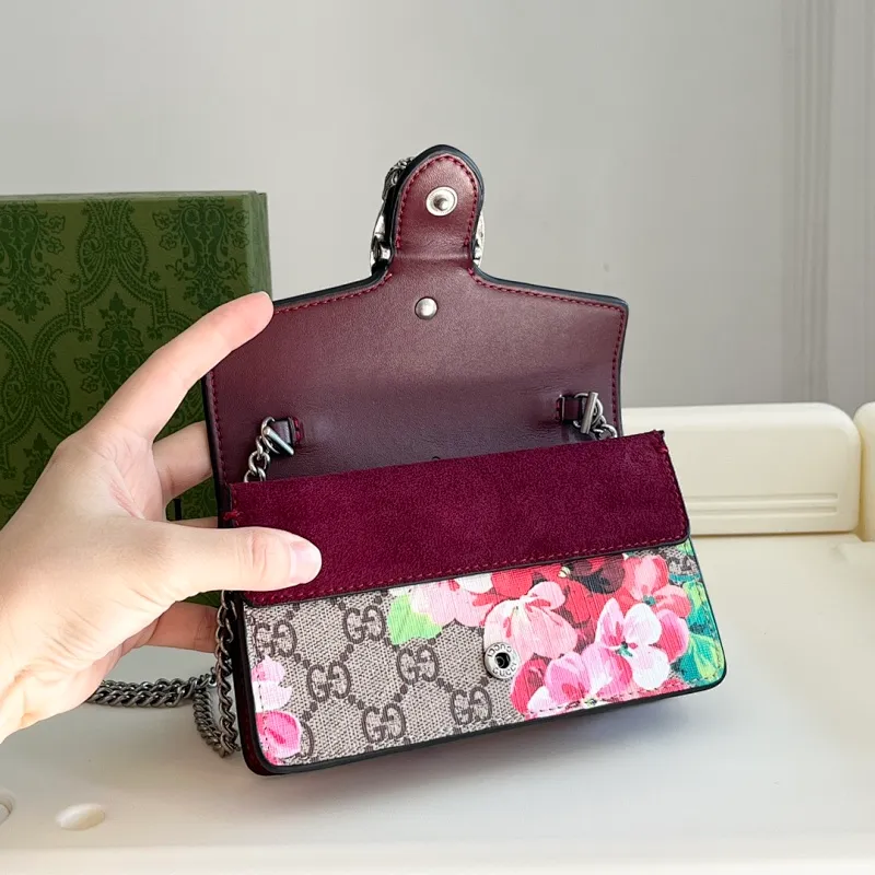 All categories Official website "Brand Women's Bags" Women's Bags 💙 GUCCI 2024 latest GUCCI crossbody bag