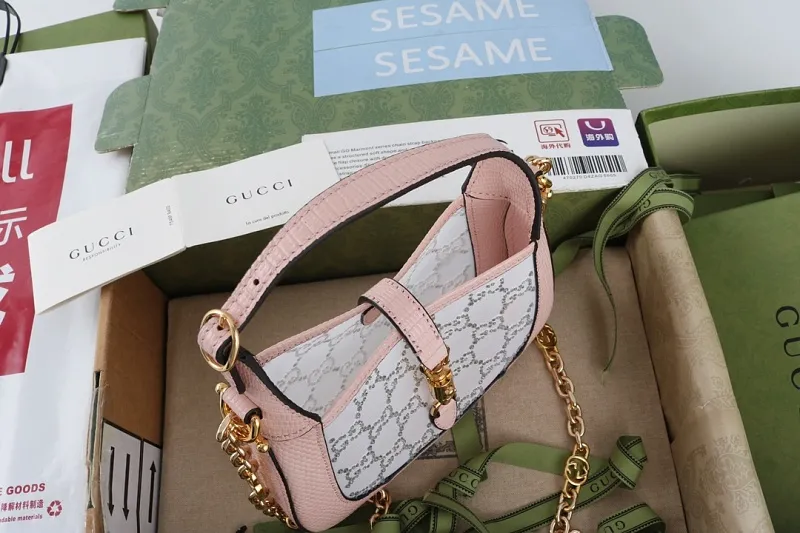 All categories Official website "Brand Women's Bags" Women's Bags 💙 GUCCI 2026 GUCCI new crossbody shoulder bag