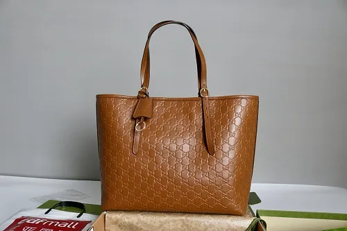 All categories Official website "Brand Women's Bags" Women's Bags 💙 GUCCI 2026 GUCCI new crossbody shoulder bag