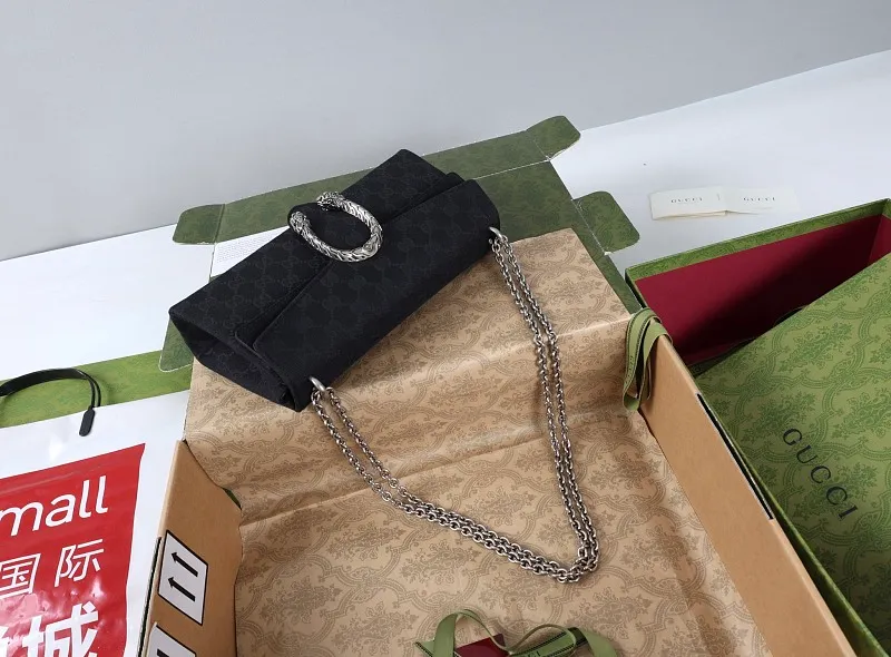 All categories Official website "Brand Women's Bags" Women's Bags 💙 GUCCI 2026 GUCCI new crossbody shoulder bag