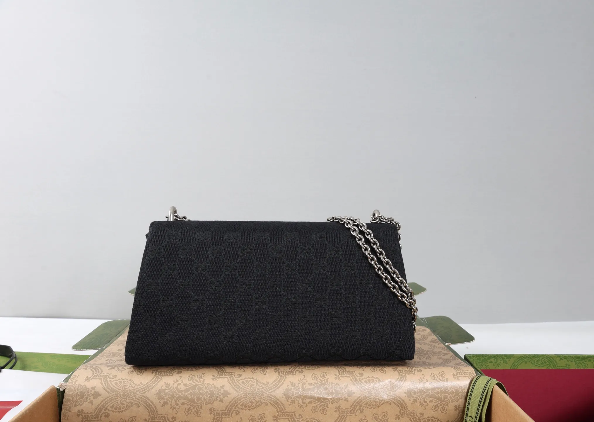 All categories Official website "Brand Women's Bags" Women's Bags 💙 GUCCI 2026 GUCCI new crossbody shoulder bag