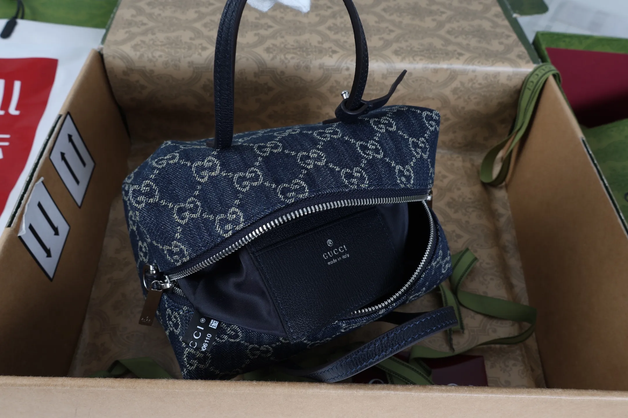 All categories Official website "Brand Women's Bags" Women's Bags 💙 GUCCI 2026 GUCCI new crossbody shoulder bag
