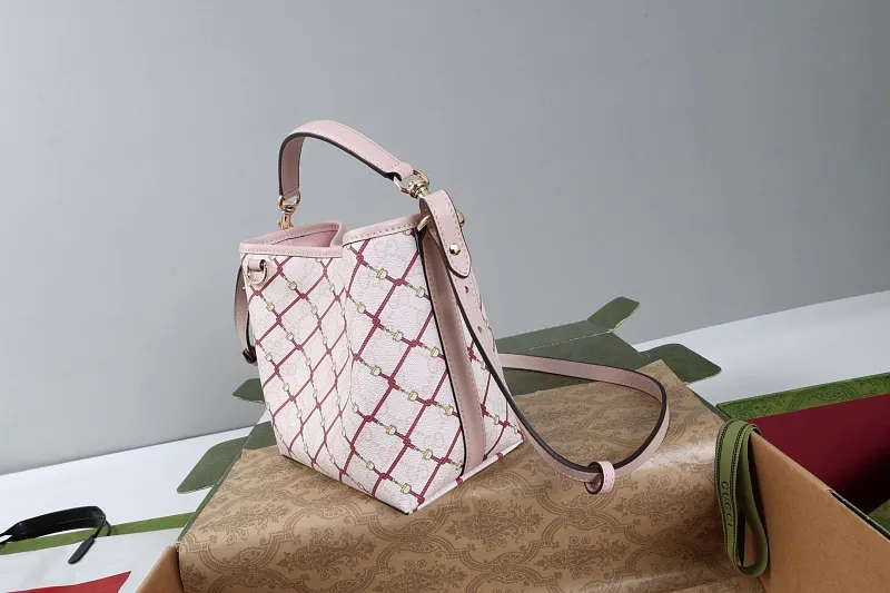 All categories Official website "Brand Women's Bags" Women's Bags 💙 GUCCI 2026 GUCCI new crossbody shoulder bag