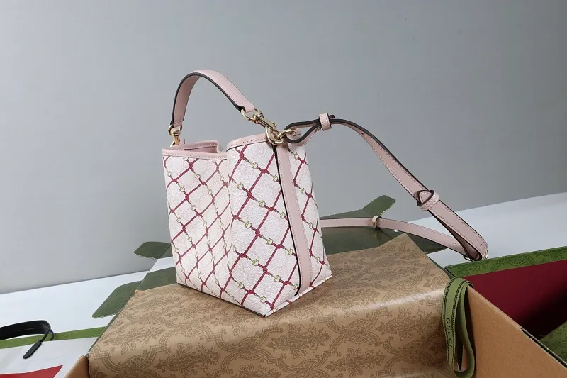 All categories Official website "Brand Women's Bags" Women's Bags 💙 GUCCI 2026 GUCCI new crossbody shoulder bag