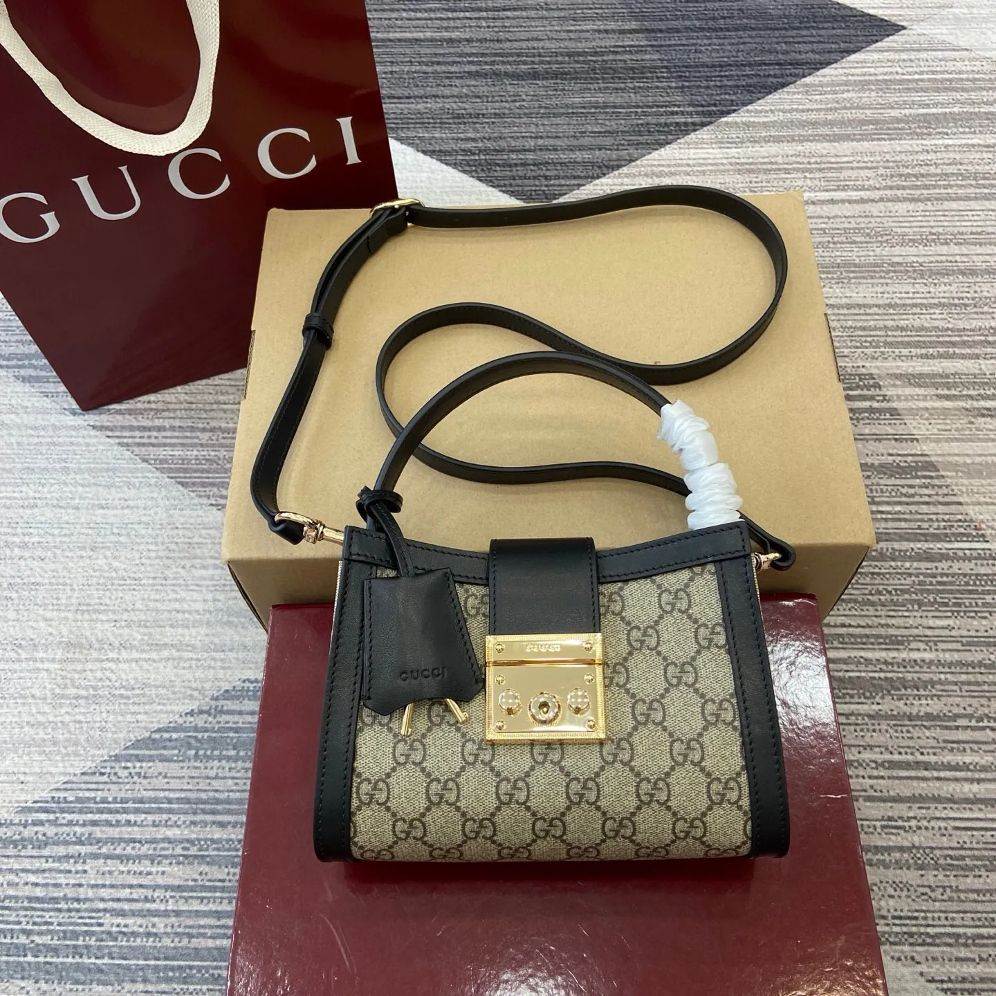 All Categories Official Website "Brand Women's Bags" Women's Bags 💙 GUCCI 2025 New GUCCI Crossbody Bag