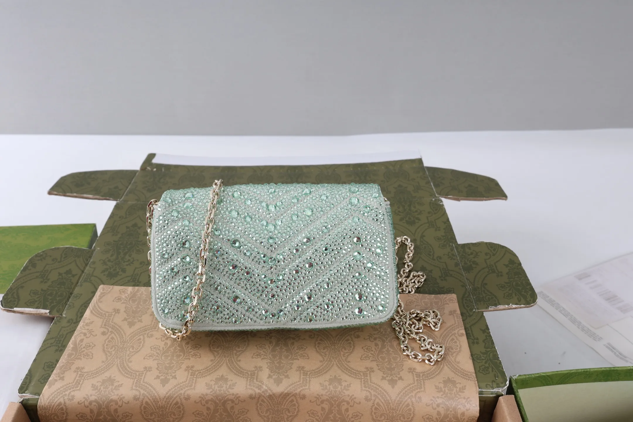 All categories Official website "Brand Women's Bags" Women's Bags 💙 GUCCI 2026 GUCCI new crossbody shoulder bag