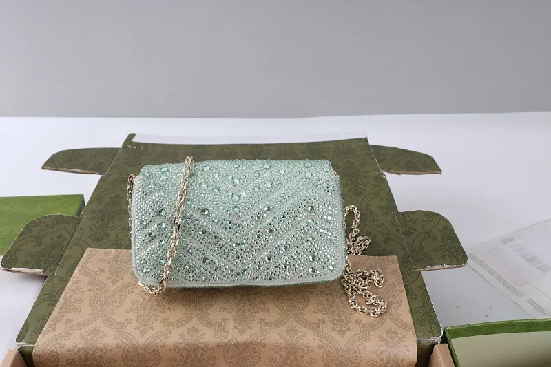 All categories Official website "Brand Women's Bags" Women's Bags 💙 GUCCI 2026 GUCCI new crossbody shoulder bag