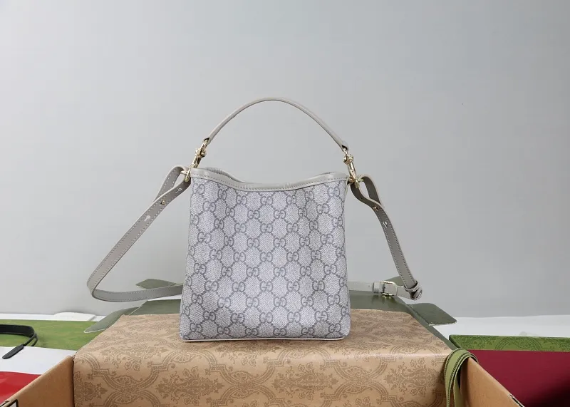 All categories Official website "Brand Women's Bags" Women's Bags 💙 GUCCI 2026 GUCCI new crossbody shoulder bag