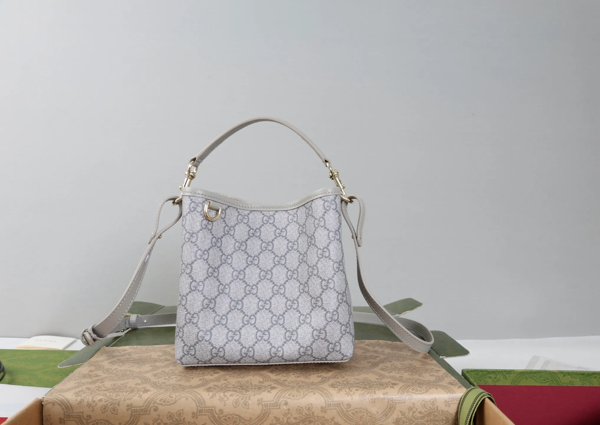 All categories Official website "Brand Women's Bags" Women's Bags 💙 GUCCI 2026 GUCCI new crossbody shoulder bag