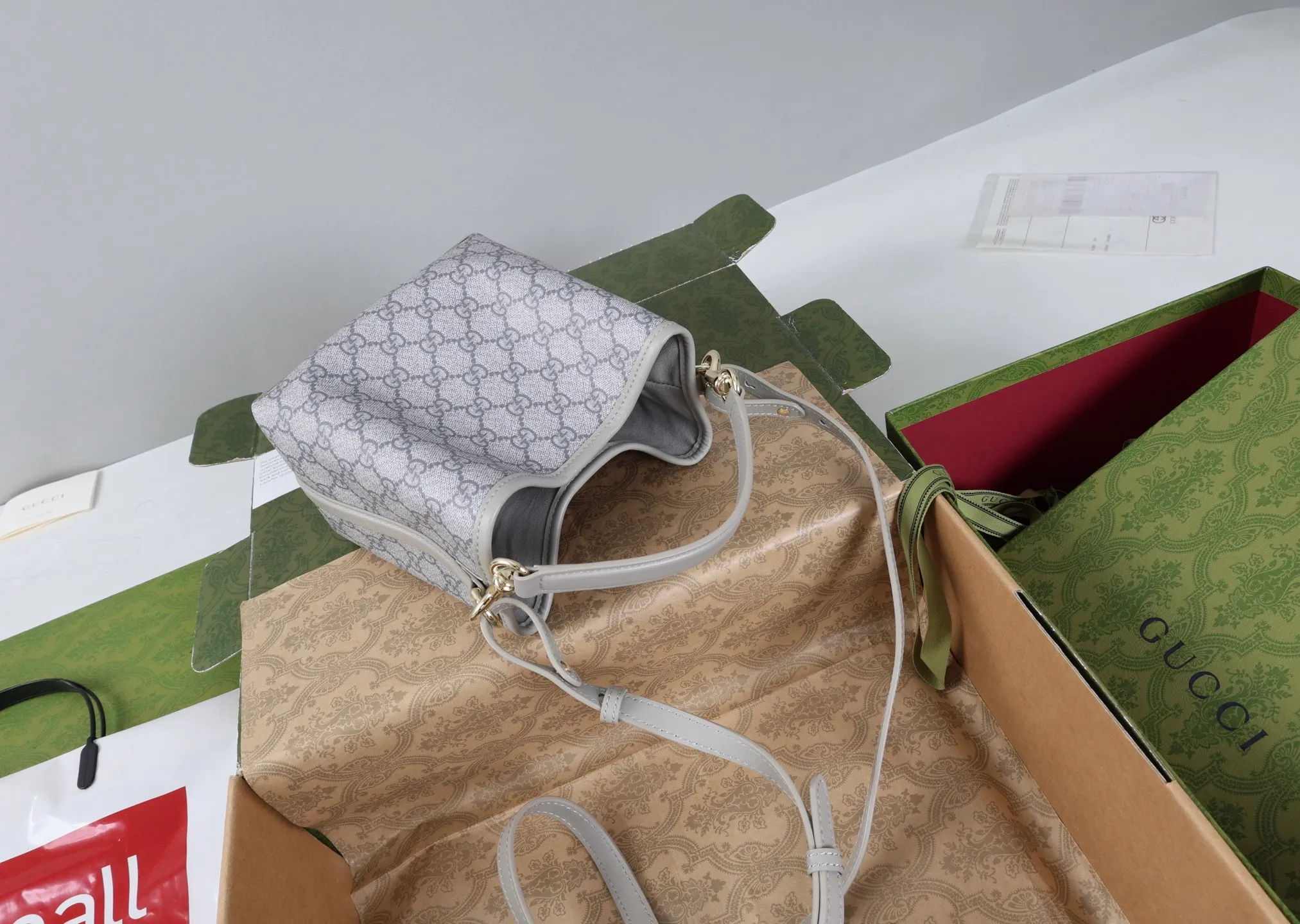 All categories Official website "Brand Women's Bags" Women's Bags 💙 GUCCI 2026 GUCCI new crossbody shoulder bag