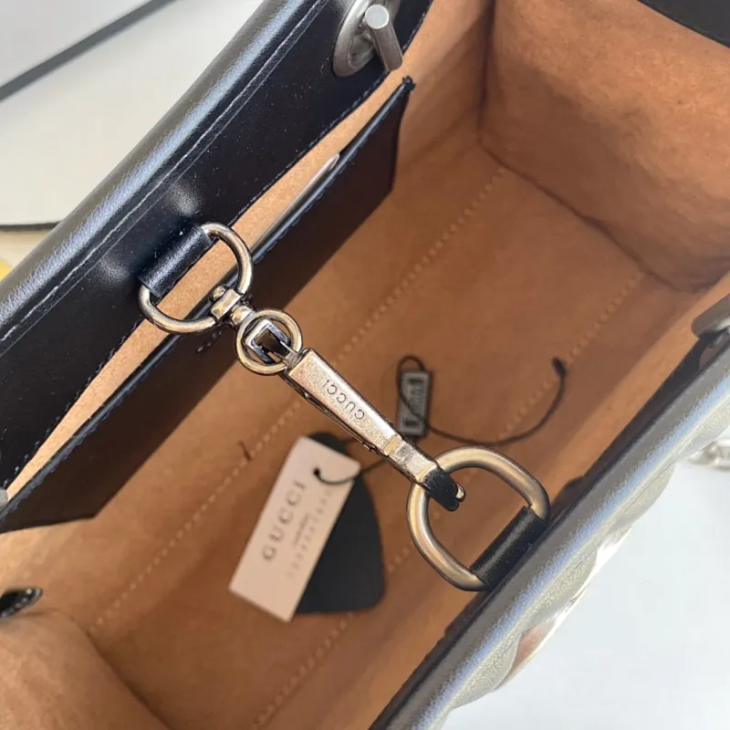 All categories Official website "Brand Women's Bags" Women's Bags 💙 GUCCI 2022 official new Gucci crossbody bag wholesale Original order quality 58002000 Size: 26.5-19-11Cm