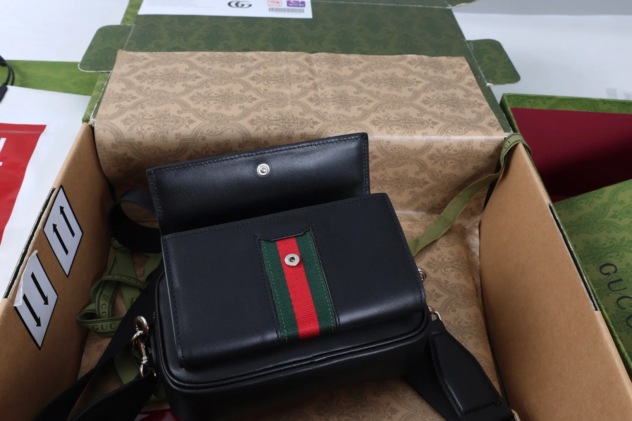 All categories Official website "Brand Women's Bags" Women's Bags 💙 GUCCI 2026 GUCCI new crossbody shoulder bag