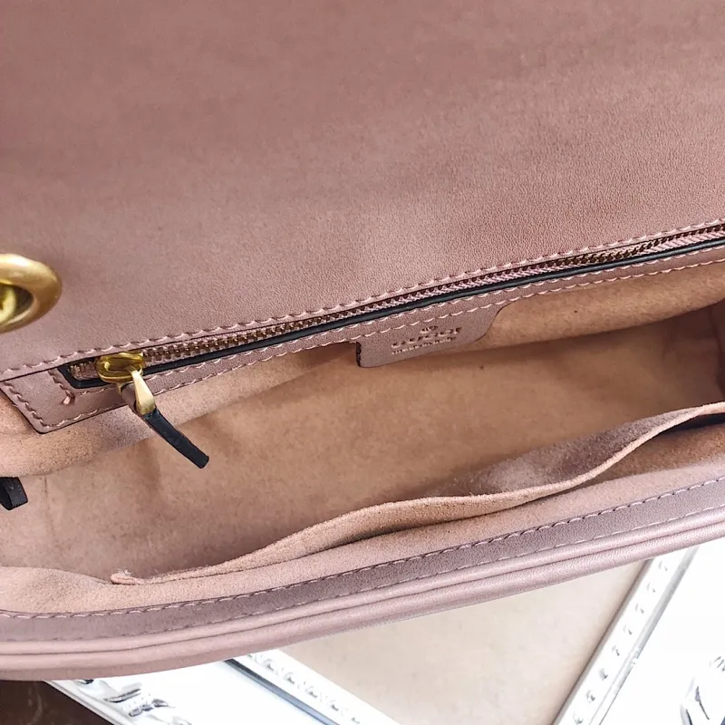 All categories Official website "Brand Women's Bags" Women's Bags 💙 GUCCI Fine imitation Gucci, high imitation Gucci bags, Gucci crossbody bags, 2022 official latest version Gucci crossbody bags, Gucci bag factory, recommended bags, size: 26-15-7CM